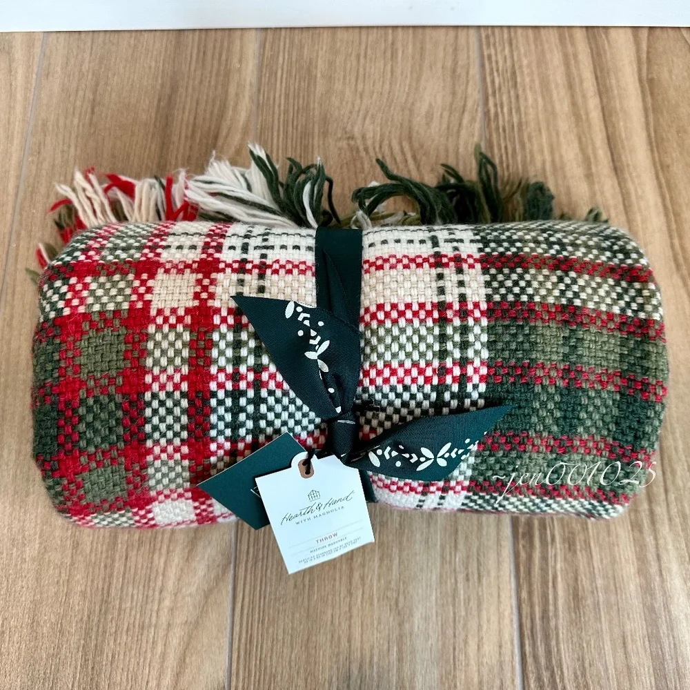 Hearth & Hand Magnolia Chunky Christmas Plaid Woven Throw Blanket